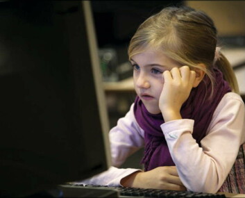 45 minutter skal eleverne sidde stille og besvare opgaver på pc. Men det er ikke nok til at give et præcist billede af deres niveau i faget, vurderer professor Svend Kreiner. 45 minutter skal eleverne sidde stille og besvare opgaver på pc. Men det er ikke nok til at give et præcist billede af deres niveau i faget, vurderer professor Svend Kreiner.
