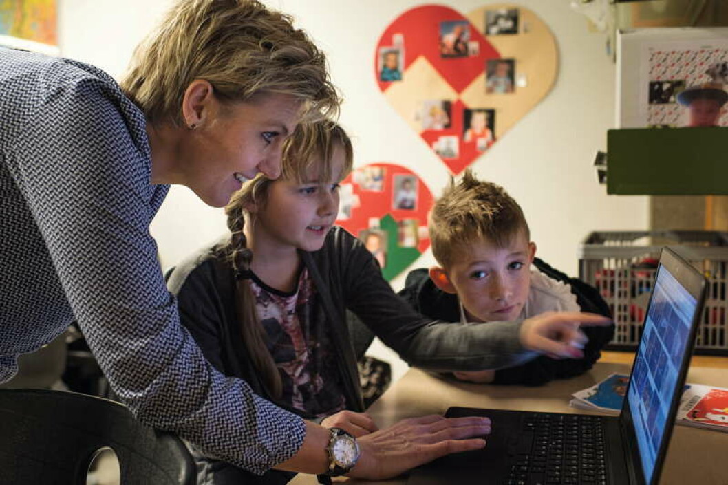 Ulla Madsen har sagt farvel til lærerjobbet i Horsens ved årsskiftet - læs hvorfor her: http://www.folkeskolen.dk/578841/ikke-laerer-for-enhver-pris Ulla Madsen har sagt farvel til lærerjobbet i Horsens ved årsskiftet - læs hvorfor her: http://www.folkeskolen.dk/578841/ikke-laerer-for-enhver-pris