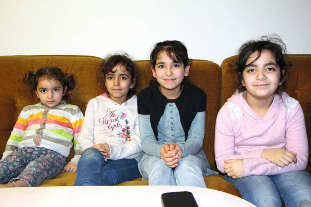 Søstrene Lana, Ranim, Tamara og Rahaf var med i båden, da familien flygtede over Middelhavet. Søstrene Lana, Ranim, Tamara og Rahaf var med i båden, da familien flygtede over Middelhavet.