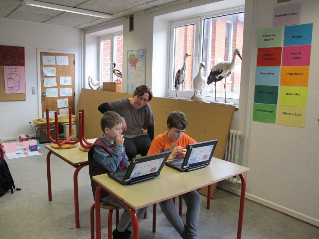 Nogle skoler har tilbudt deres elever en traditionel udgave af lektiecaféen, som foregår på skolens matrikel. Andre steder har man forsøgt sig med at flytte lektiehjælpen væk fra matriklen for på den måde at motivere en bredere elevgruppe. Nogle skoler har tilbudt deres elever en traditionel udgave af lektiecaféen, som foregår på skolens matrikel. Andre steder har man forsøgt sig med at flytte lektiehjælpen væk fra matriklen for på den måde at motivere en bredere elevgruppe.