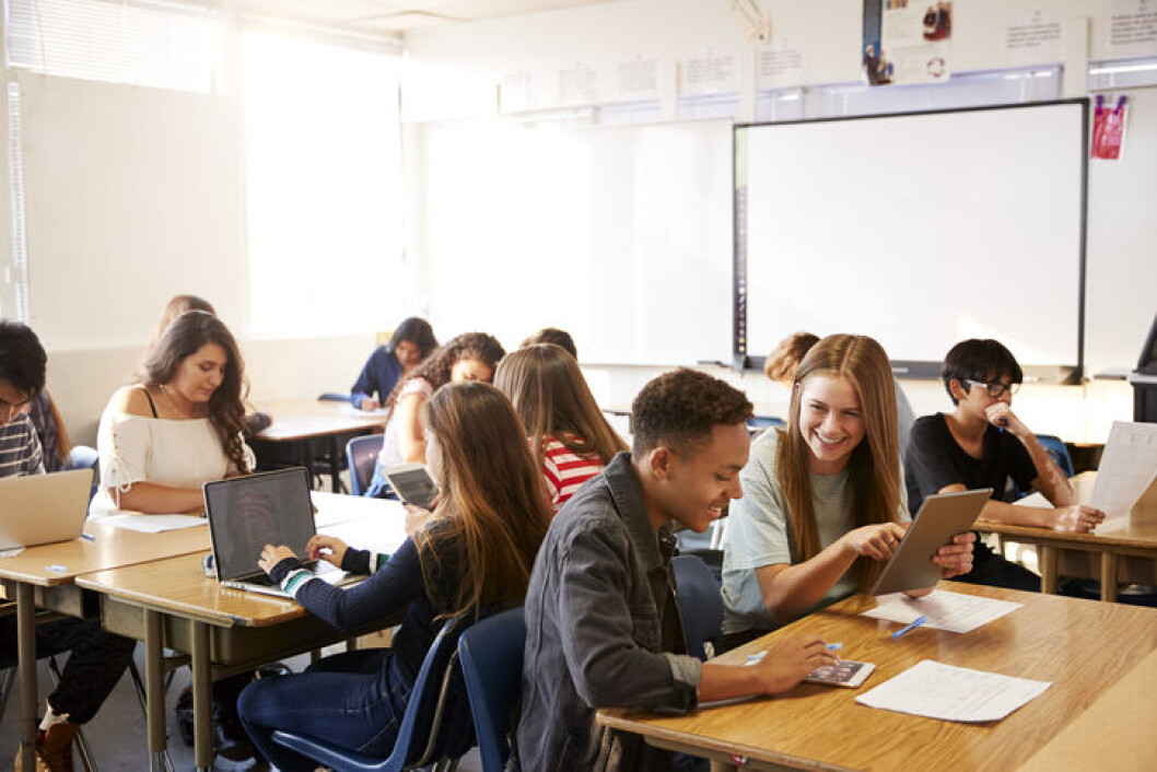 Alle 100 procent af eleverne må gerne møde frem i 9. og 10. klasse fra onsdag morgen. Det er bare kun meningen, at de skal være i skole fire dage om ugen i gennemsnit, Alle 100 procent af eleverne må gerne møde frem i 9. og 10. klasse fra onsdag morgen. Det er bare kun meningen, at de skal være i skole fire dage om ugen i gennemsnit,
