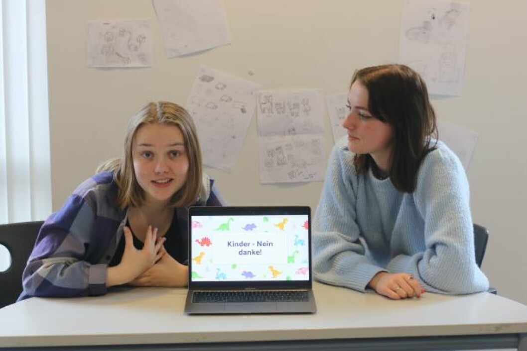 Julie og Iben fra Vardeegnens diskuterede til deres tyskprøve, om børn er godt eller skidt. Julie og Iben fra Vardeegnens diskuterede til deres tyskprøve, om børn er godt eller skidt.