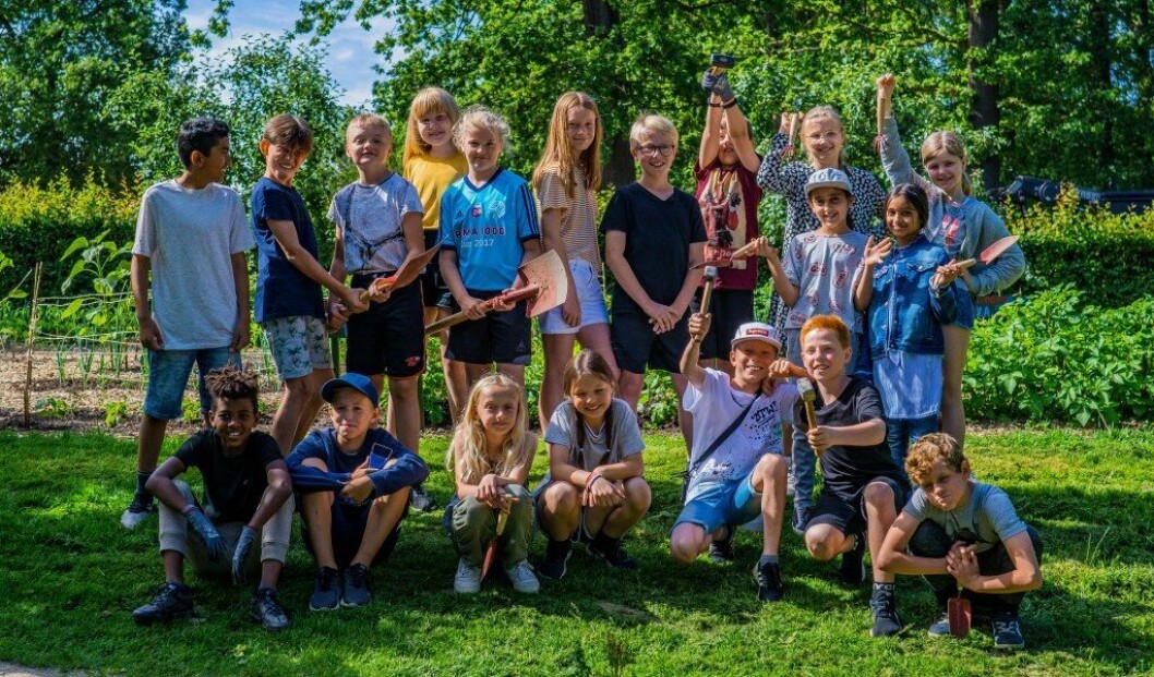 I sammenhæng med den eksisterende skolehave i Frederiksberg Have vil Hver til Maver i det nye center eksperimentere med nye læringsforløb, materialer og værktøjer til landets skolehaver, fortæller direktør Daniel Hervik. I sammenhæng med den eksisterende skolehave i Frederiksberg Have vil Hver til Maver i det nye center eksperimentere med nye læringsforløb, materialer og værktøjer til landets skolehaver, fortæller direktør Daniel Hervik.