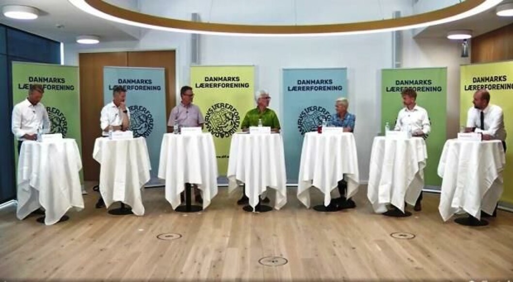 ”Jeg ville før corona have forsvoret, at jeg tog i min mund, at vi for alvor skulle ind og udfordre linjefagsdækningen i folkeskolen. Men jeg må bare sige, at jeg er blevet meget nysgerrig på, hvordan vi griber det an fremadrettet”, sagde ministeren under dagens virtuelle debatmøde. ”Jeg ville før corona have forsvoret, at jeg tog i min mund, at vi for alvor skulle ind og udfordre linjefagsdækningen i folkeskolen. Men jeg må bare sige, at jeg er blevet meget nysgerrig på, hvordan vi griber det an fremadrettet”, sagde ministeren under dagens virtuelle debatmøde.