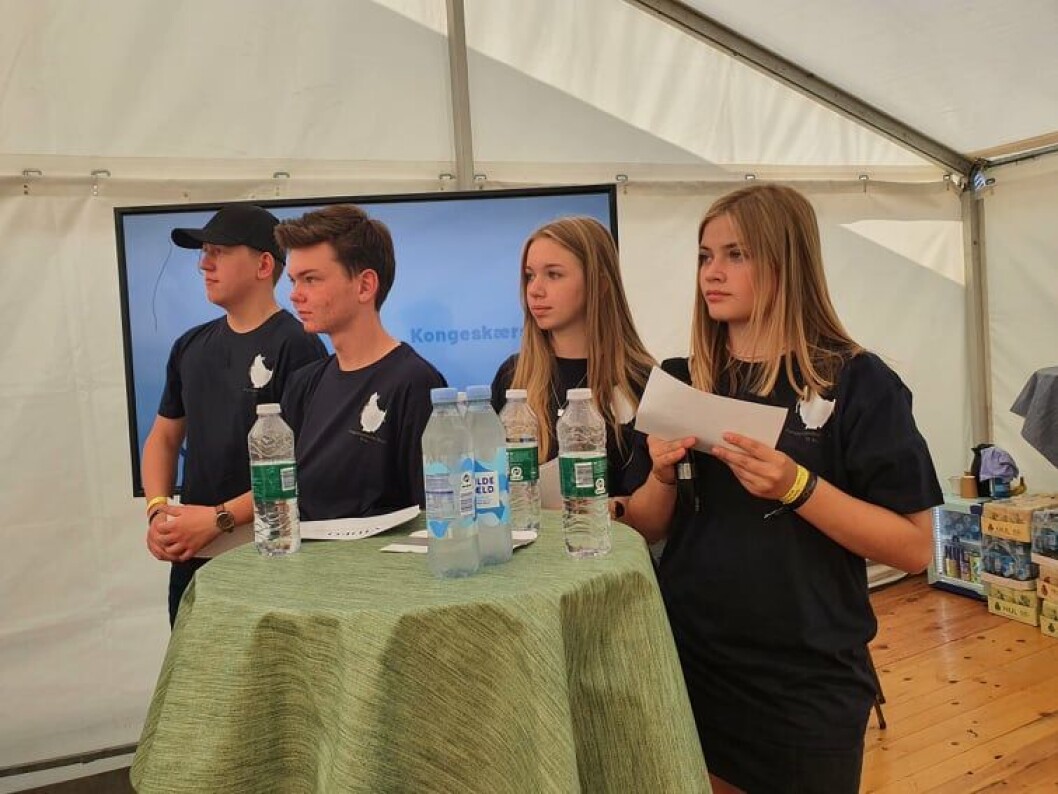 Elever fra 8. og 9. klasse på Kongeskærskolen debatterede her til formiddag muligheden for at få lov til også i fremtiden at være mere derhjemme. Elever fra 8. og 9. klasse på Kongeskærskolen debatterede her til formiddag muligheden for at få lov til også i fremtiden at være mere derhjemme.