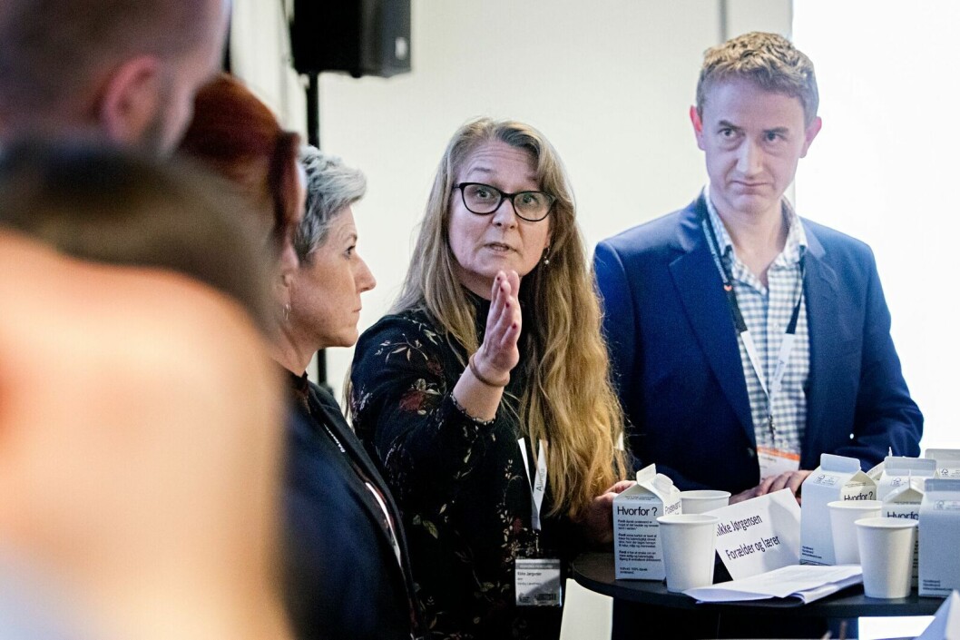 Alle taler om at inkludere uden at forholde sig til, at der er 4-5 procent af eleverne, der simpelt hen ikke rummer folkeskolen, lød det fra en provokeret lærer, mor og lærerkredsformand Rikke Jørgensen. Alle taler om at inkludere uden at forholde sig til, at der er 4-5 procent af eleverne, der simpelt hen ikke rummer folkeskolen, lød det fra en provokeret lærer, mor og lærerkredsformand Rikke Jørgensen.