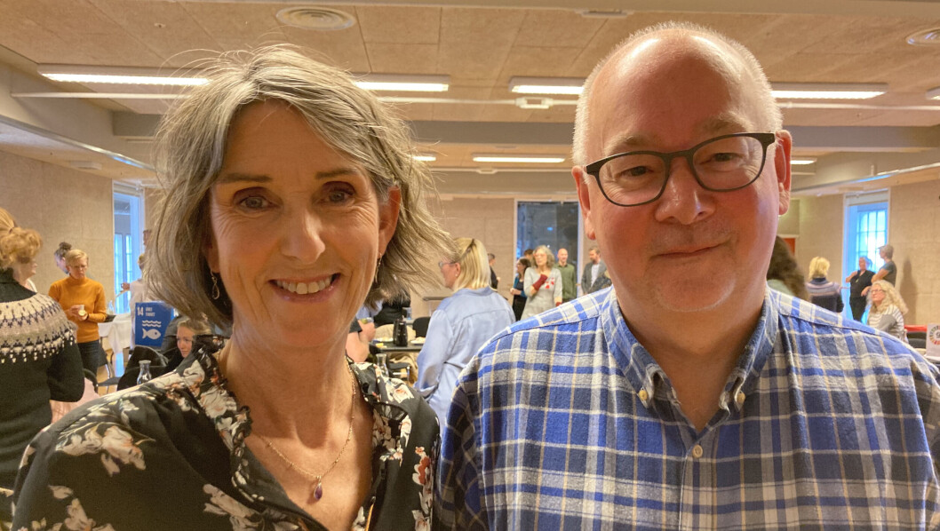 Marianne Kirkegaard og Verner Sønderby, henholdsvis kontaktlærer og praktikansvarlig på Sosu Østjylland mener begge, at den digitale læringsplatform DU-IT giver langt bedre sammenhæng mellem skoleperioder og praktikperioder. Marianne Kirkegaard og Verner Sønderby, henholdsvis kontaktlærer og praktikansvarlig på Sosu Østjylland mener begge, at den digitale læringsplatform DU-IT giver langt bedre sammenhæng mellem skoleperioder og praktikperioder.
