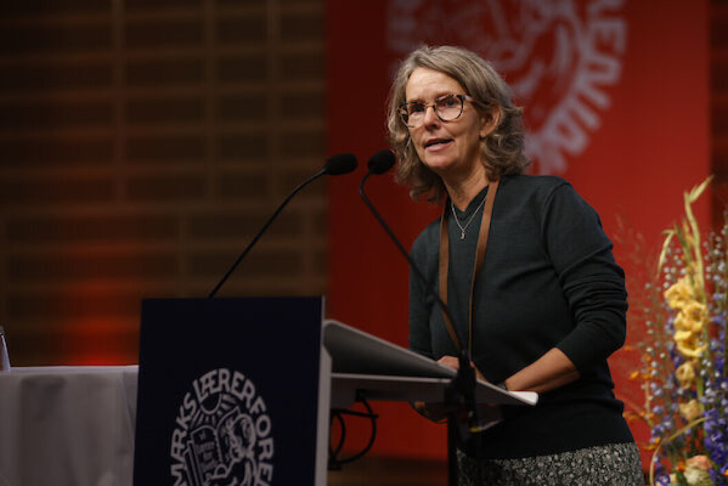 Jeg har ikke lyst til at arbejde som aktivitetsudvalg med at arrangere fester - jeg vil i gang med den politiske interessevaretagelse, lød det fra Lise Vadsager, formand for lærerne i Ringsted og Sorø om det lokale arbejde i den nye hovedorganisation FH. Jeg har ikke lyst til at arbejde som aktivitetsudvalg med at arrangere fester - jeg vil i gang med den politiske interessevaretagelse, lød det fra Lise Vadsager, formand for lærerne i Ringsted og Sorø om det lokale arbejde i den nye hovedorganisation FH.