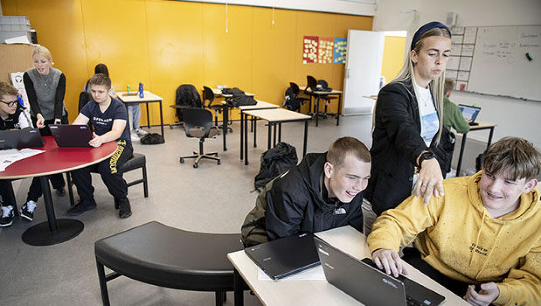 De to unge lærere Julie Melgaard Hagerup og Line Rosendal er meget enige om strukturen på undervisningen i deres fælles matematiktimer. De to unge lærere Julie Melgaard Hagerup og Line Rosendal er meget enige om strukturen på undervisningen i deres fælles matematiktimer.