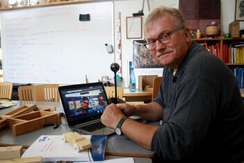 Peter Hersted underviser også i håndværk og design for de almindelige lærerstuderende på Absalon. Peter Hersted underviser også i håndværk og design for de almindelige lærerstuderende på Absalon.