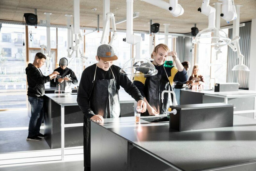 Skolen Læringshuset i Høje-Taastrup er flagskibet i kommunens omdiskuterede skoleprojekt 'Fremtidens skole'. Skoleformand tror fortsat på projektet. Skolen Læringshuset i Høje-Taastrup er flagskibet i kommunens omdiskuterede skoleprojekt 'Fremtidens skole'. Skoleformand tror fortsat på projektet.