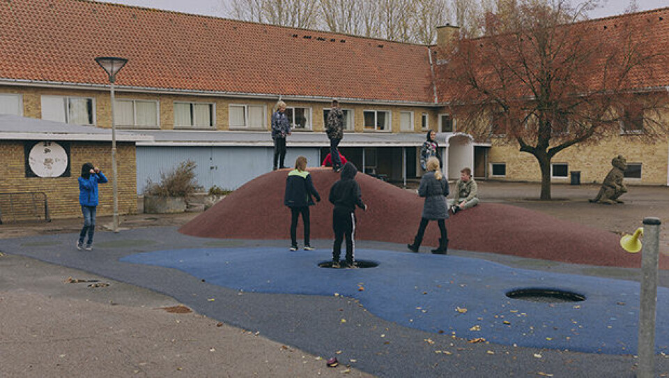 Kulsbjerg Skole afdeling Mern har cirka 70 børn fra 0. til 6. klasse.