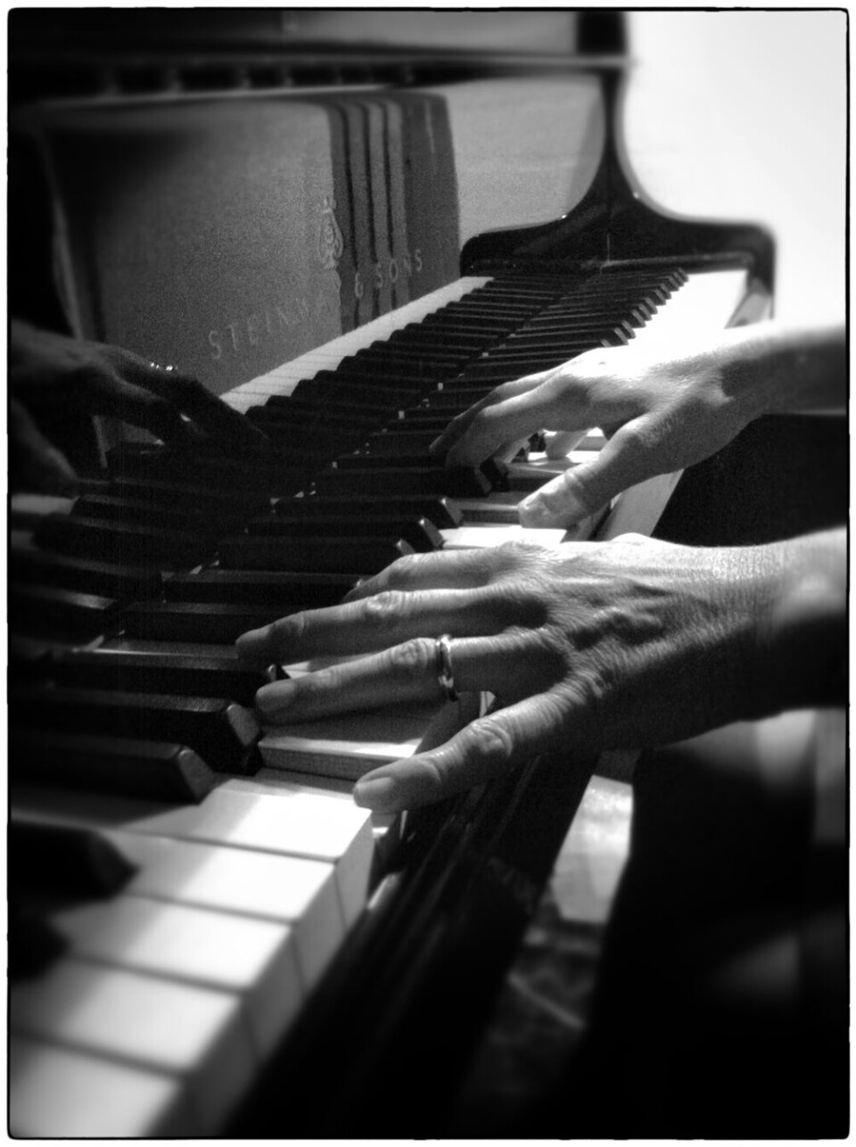 STEINWAY & DAUGHTERS