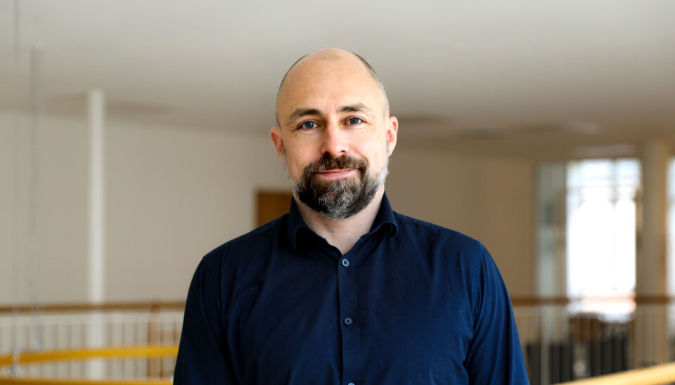 Når man har en usikkerhed eller frygt for at agere, som man egentlig mener er naturligt i specifikke situationer, så går det jo udover ens faglige stolthed og den måde, man gerne vil være lærer på. Det er en tung vægt at bære på, siger Thomas Andreasen, formand for arbejdsmiljøudvalget i Danmarks Lærerforening.