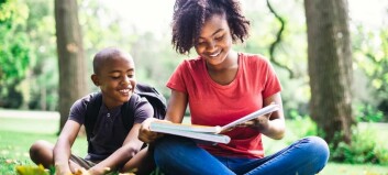 Ny forskning: Højtlæsning for de små giver udskolingselever læsesucces