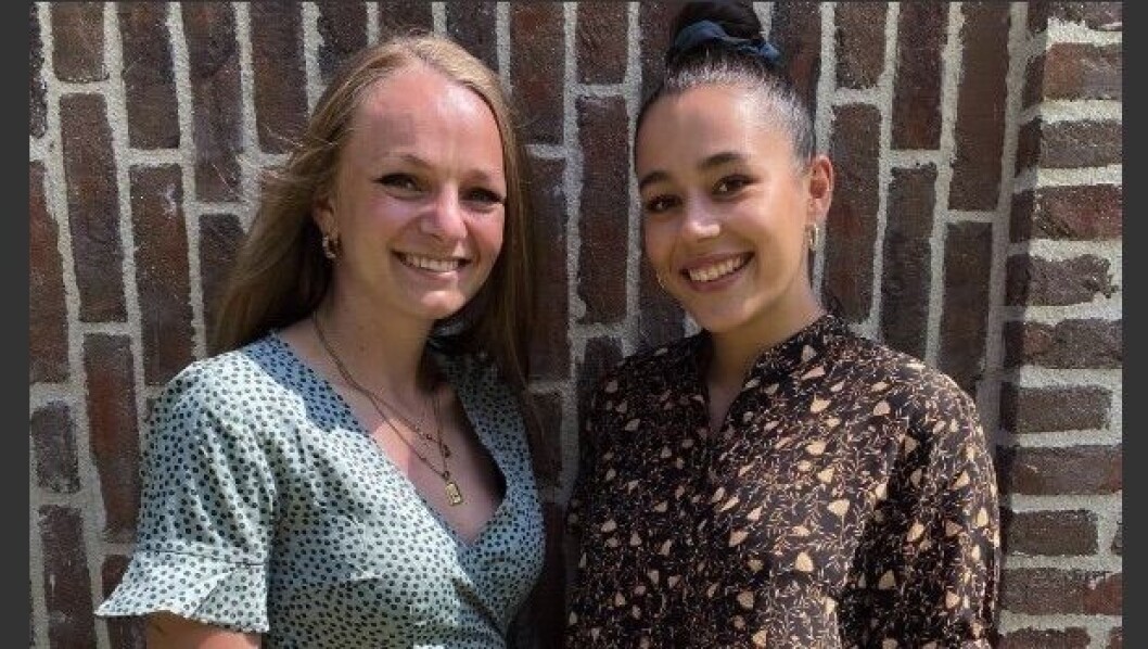 Meget tyder på, at lærerne har fået overladt et stort ansvar for implementering af bevægelse i undervisningen, men hvorfor er det særligt vanskeligt i udskolingen, spørger Nanna Dalsgaard og Yasmin Hamad. Meget tyder på, at lærerne har fået overladt et stort ansvar for implementering af bevægelse i undervisningen, men hvorfor er det særligt vanskeligt i udskolingen, spørger Nanna Dalsgaard og Yasmin Hamad.