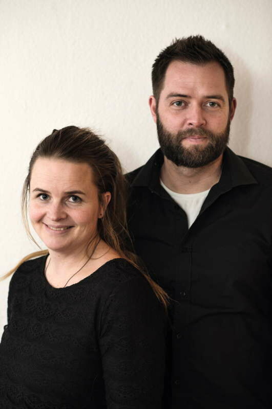 Lærerparret Stine og Jakob Møller har valgt folkeskolen fra: »Det var en stor mundfuld, at vi begge skulle søge nyt arbejde på samme tid«. Lærerparret Stine og Jakob Møller har valgt folkeskolen fra: »Det var en stor mundfuld, at vi begge skulle søge nyt arbejde på samme tid«.