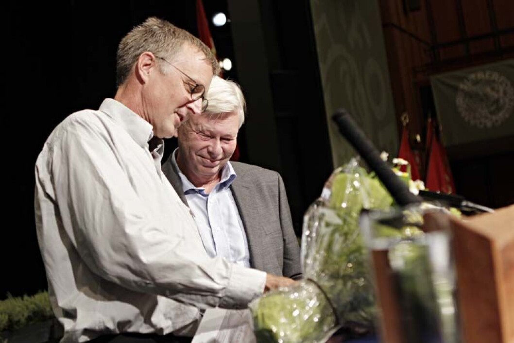 Danmarks Lærerforenings formand Anders Bondo overrakte i september Stinus-pisen til Svend Kreiner for hans analyse af Pisas statistiske grundlag Danmarks Lærerforenings formand Anders Bondo overrakte i september Stinus-pisen til Svend Kreiner for hans analyse af Pisas statistiske grundlag