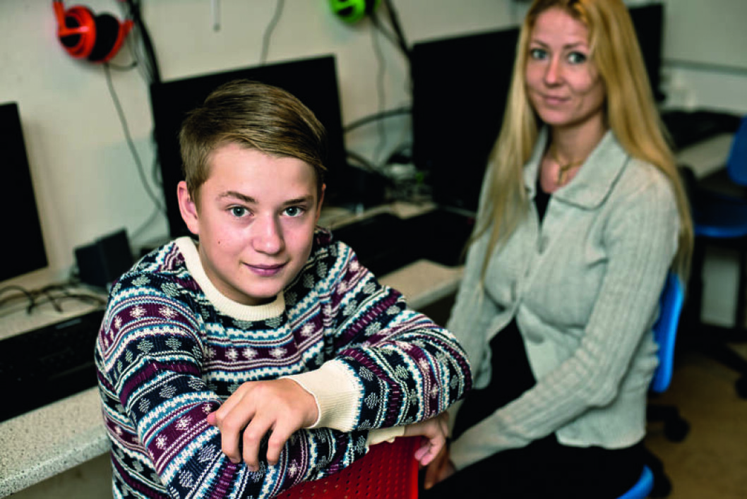 Mark havde sit fedeste skoleår i GBL-klassen på Columbusskolen. Her lærte han at koncentrere sig i 90 minutter ad gangen. Hans mor, Marianne Birkeslund, fremhæver, at Mark via arbejdet med computerspillene har lært tålmodighed og at tackle nederlag. Hun er mindre bekymret for fremtiden nu. Mark havde sit fedeste skoleår i GBL-klassen på Columbusskolen. Her lærte han at koncentrere sig i 90 minutter ad gangen. Hans mor, Marianne Birkeslund, fremhæver, at Mark via arbejdet med computerspillene har lært tålmodighed og at tackle nederlag. Hun er mindre bekymret for fremtiden nu.