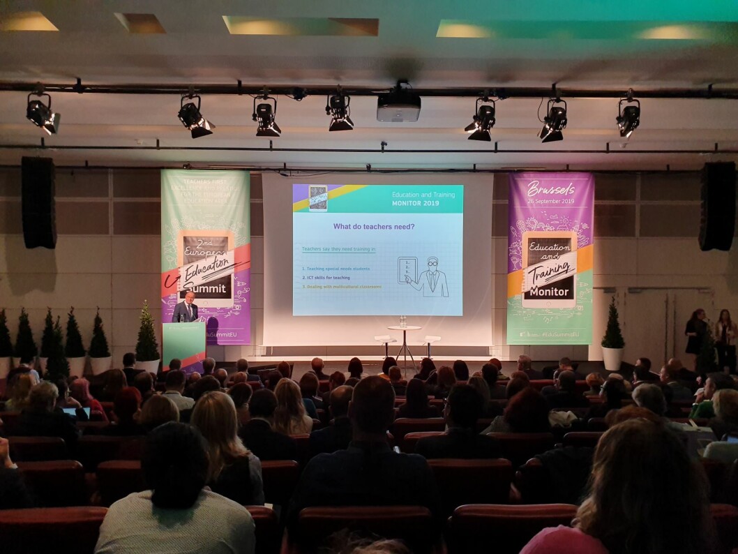 Tibor Navracsics fremlægger rapportens hovedkonklusioner på European Education Summit 2019 i Bruxelles Tibor Navracsics fremlægger rapportens hovedkonklusioner på European Education Summit 2019 i Bruxelles