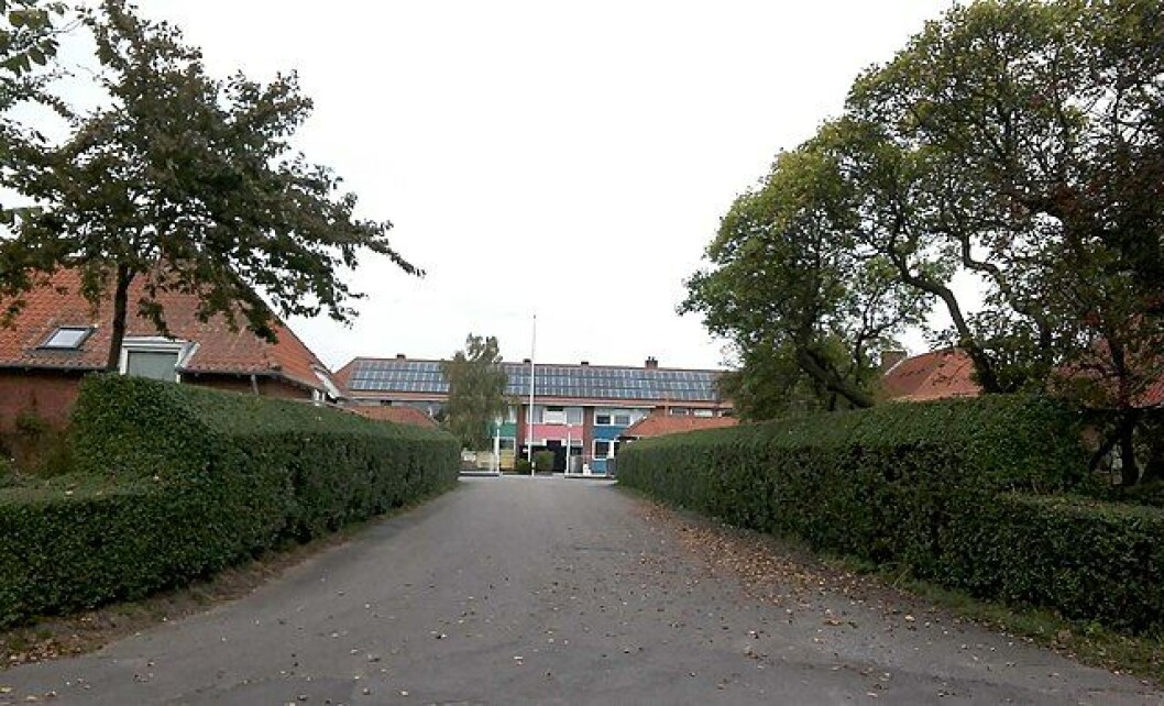 Dannelunde Skole i landsbyen Dannemare på Lolland lukker til sommer, men en gruppe forældre er klar til at åbne en friskole i stedet. Dannelunde Skole i landsbyen Dannemare på Lolland lukker til sommer, men en gruppe forældre er klar til at åbne en friskole i stedet.