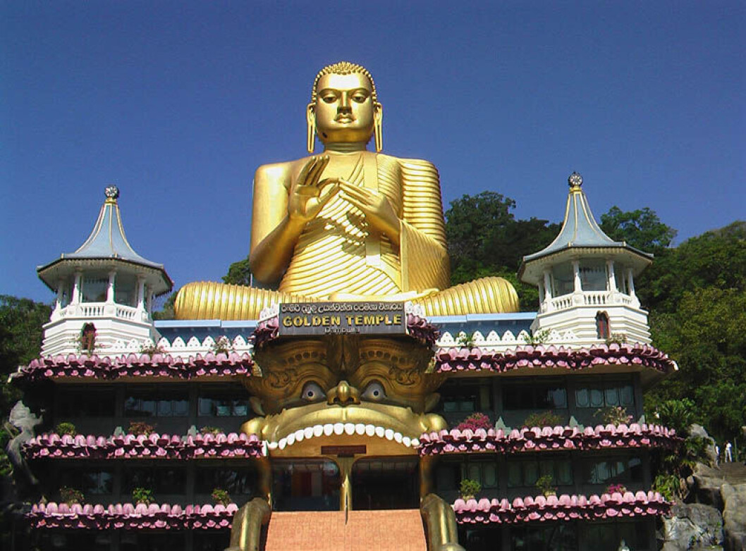 De buddhistiske helligdomme i hjertet af Sri Lanka er blandt Asiens største seværdigheder. De buddhistiske helligdomme i hjertet af Sri Lanka er blandt Asiens største seværdigheder.