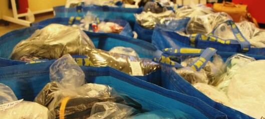 7.v vasker glemmekassetøjet og sender det til syriske flygtninge