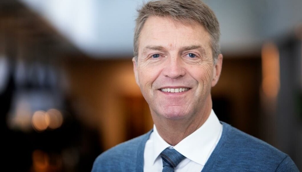Vi skal prøve at overbevise politikerne om, at de har sparet for meget på folkeskolen, og at vi her ser konsekvensen af det, siger formand for Skolelederforeningen Claus Hjortdal. Vi skal prøve at overbevise politikerne om, at de har sparet for meget på folkeskolen, og at vi her ser konsekvensen af det, siger formand for Skolelederforeningen Claus Hjortdal.