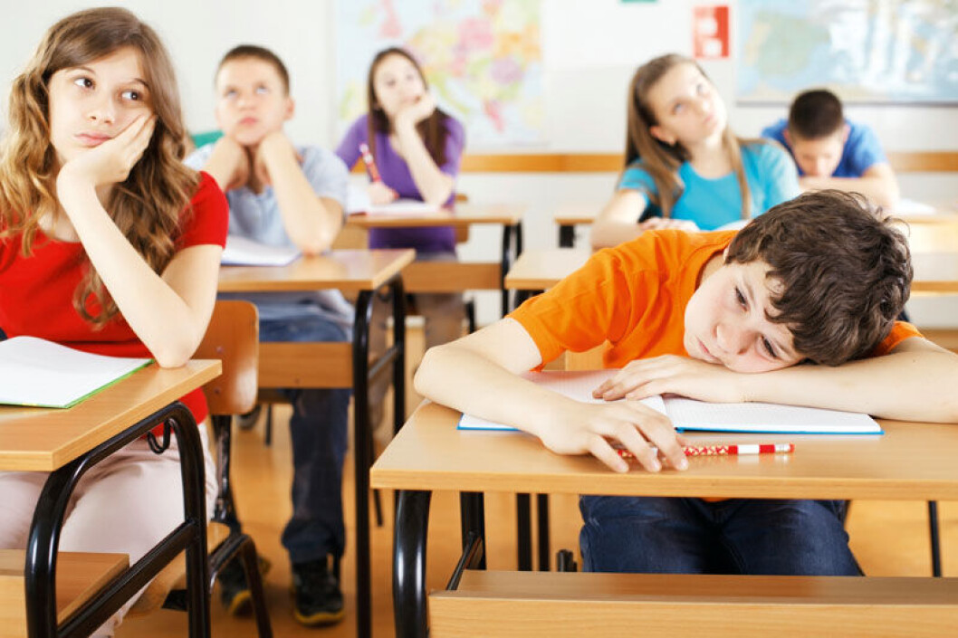 ”Mine elever er mere trætte og uoplagte, så når de 45 minutters engelsk, jeg har til rådighed i 2. klasse, ligger i sidste lektion onsdag eftermiddag, så finder der ikke megen reel læring sted. Og sådan er det generelt uanset fag og dag”. Sådan lyder det fra en af de lærere, der har deltaget i Folkeskolens undersøgelse af folkeskolereformens påvirkning af fagene. ”Mine elever er mere trætte og uoplagte, så når de 45 minutters engelsk, jeg har til rådighed i 2. klasse, ligger i sidste lektion onsdag eftermiddag, så finder der ikke megen reel læring sted. Og sådan er det generelt uanset fag og dag”. Sådan lyder det fra en af de lærere, der har deltaget i Folkeskolens undersøgelse af folkeskolereformens påvirkning af fagene.