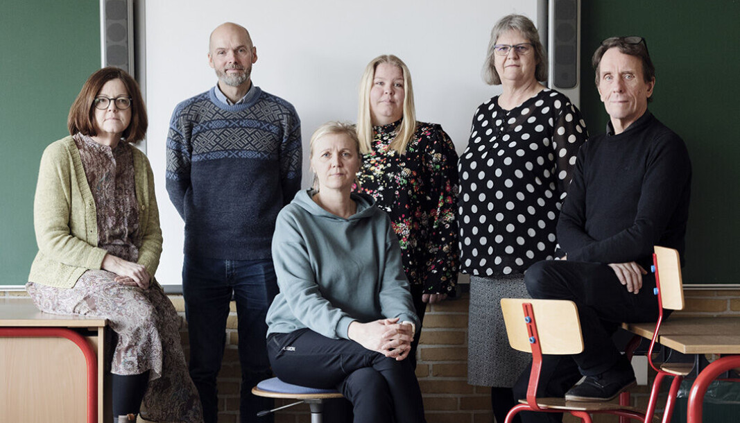 Modtageteamet på Farsø Skole i Vesthimmerlands Kommune er klar til at byde de ukrainske flygtningebørn velkommen. Her ses en del af teamet fra venstre mod højre: Dorte Rasmussen, Torben Lund, Louise Jensen, Anne Hove, Susanne Danielsen og Bo Schwartz. Modtageteamet på Farsø Skole i Vesthimmerlands Kommune er klar til at byde de ukrainske flygtningebørn velkommen. Her ses en del af teamet fra venstre mod højre: Dorte Rasmussen, Torben Lund, Louise Jensen, Anne Hove, Susanne Danielsen og Bo Schwartz.