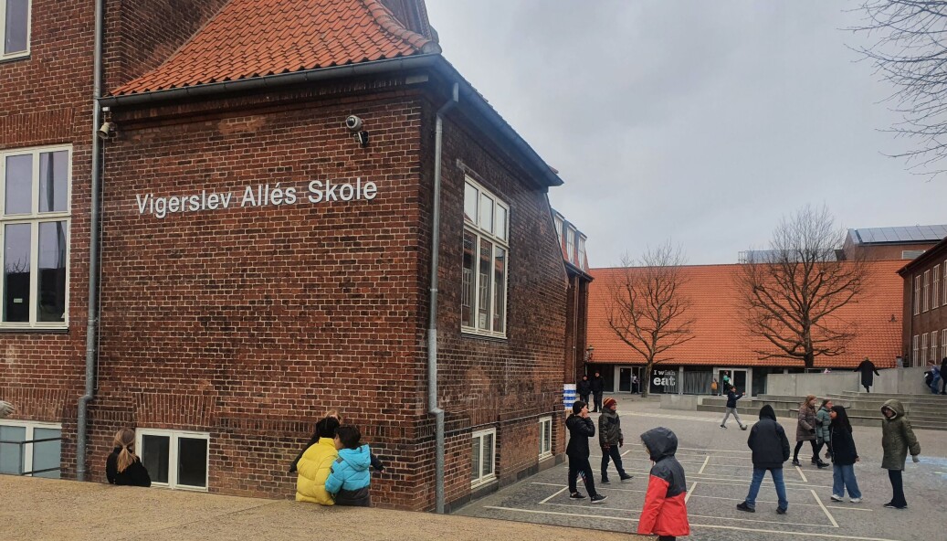 Vigerslev Allés Skole i Valby er en af de københavnske skoler med modtageklasser, der nu får elever fra Ukraine. Vigerslev Allés Skole i Valby er en af de københavnske skoler med modtageklasser, der nu får elever fra Ukraine.