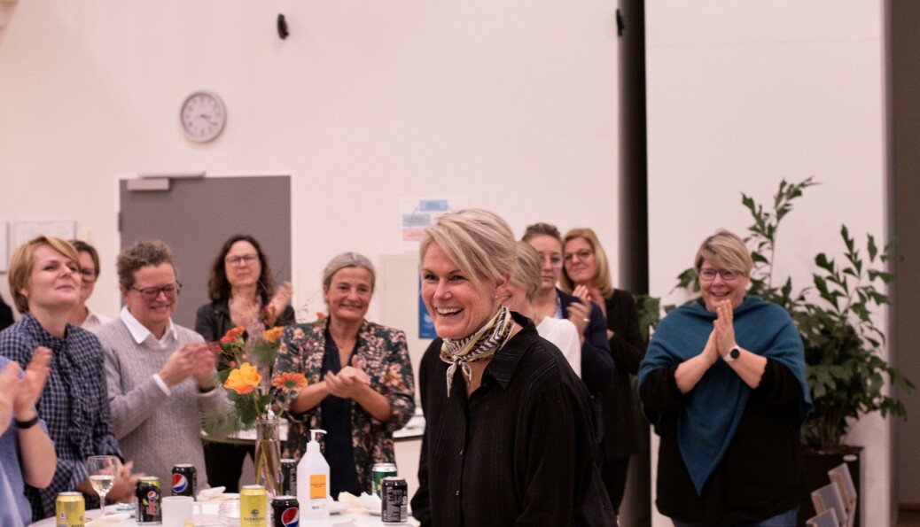 Der var både glæde og stolthed blandt gæsterne på Randers Social- og Sundhedsskole, da Anne-Birgitte Rohwedder forsvarede sin ph.d.-afhandling ”Pædagogisk ledelse – hvad er meningen?”, og skolen dermed kunne fejre sin første ph.d. nogensinde. Der var både glæde og stolthed blandt gæsterne på Randers Social- og Sundhedsskole, da Anne-Birgitte Rohwedder forsvarede sin ph.d.-afhandling ”Pædagogisk ledelse – hvad er meningen?”, og skolen dermed kunne fejre sin første ph.d. nogensinde.