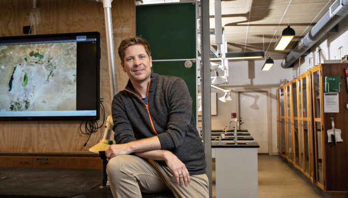 Emil Hjerl fremhæver både sine kolleger på Gribskolen og ledelsen: "Naturvidenskab handler nu en gang ikke om sololøb, men om at gøre tingene i fællesskab". Emil Hjerl fremhæver både sine kolleger på Gribskolen og ledelsen: "Naturvidenskab handler nu en gang ikke om sololøb, men om at gøre tingene i fællesskab".