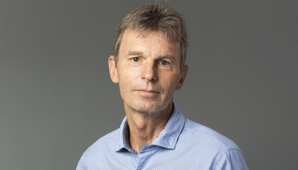”Det er som om, at vi både hører fra politikerne, at vi ikke tør være vilde nok ude på skolerne i forsøget, men samtidig synes man også, at det i sidste ende skal ende ud med de præcist samme prøver. Det er meget modsatrettet”, siger Hans Junker ”Det er som om, at vi både hører fra politikerne, at vi ikke tør være vilde nok ude på skolerne i forsøget, men samtidig synes man også, at det i sidste ende skal ende ud med de præcist samme prøver. Det er meget modsatrettet”, siger Hans Junker