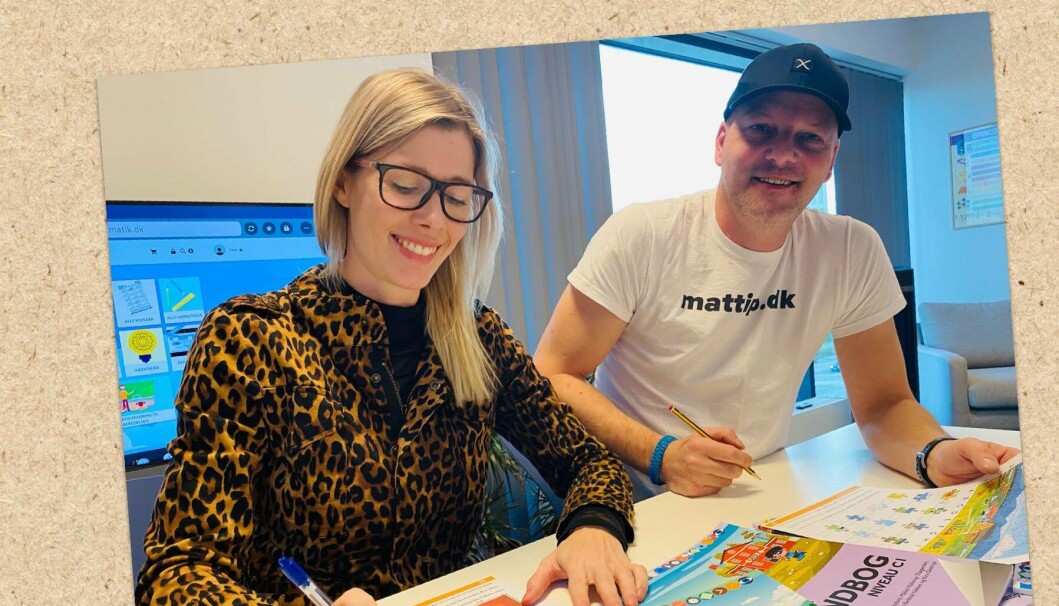 Ud over Peter Boyford og Kira Glistrup (begge på billedet) er det nye grundbogssystem udviklet af lærerne Pia Barkholt Nielsen og Mikkel Mollerup Thøgersen Ud over Peter Boyford og Kira Glistrup (begge på billedet) er det nye grundbogssystem udviklet af lærerne Pia Barkholt Nielsen og Mikkel Mollerup Thøgersen
