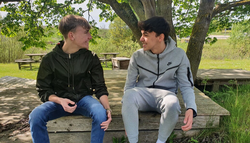 Simon Kjelstrup og Emil Rundquist er ved at afslutte 10. klasse i Køge. De synes, at Køge Kommunes fraværsprojekt giver dem større lyst til at komme i skole. Simon Kjelstrup og Emil Rundquist er ved at afslutte 10. klasse i Køge. De synes, at Køge Kommunes fraværsprojekt giver dem større lyst til at komme i skole.