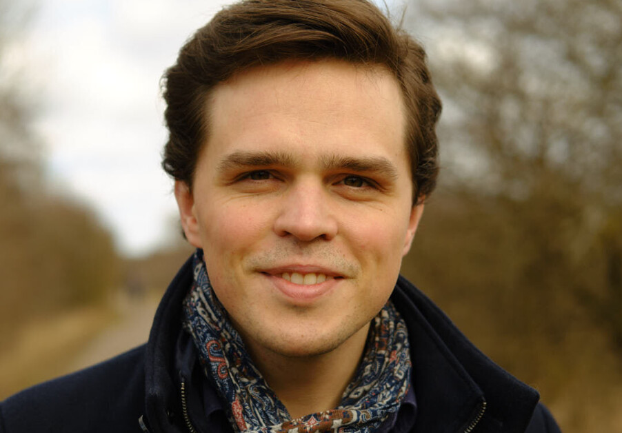 - Vi skal passe vanvittigt meget på med at sende et politisk signal om, at vi vil styre undervisningen i kønsnormer, når så mange fra LGBT-segmentet har det svært, mener Emil Sloth Andersen, Radikale
