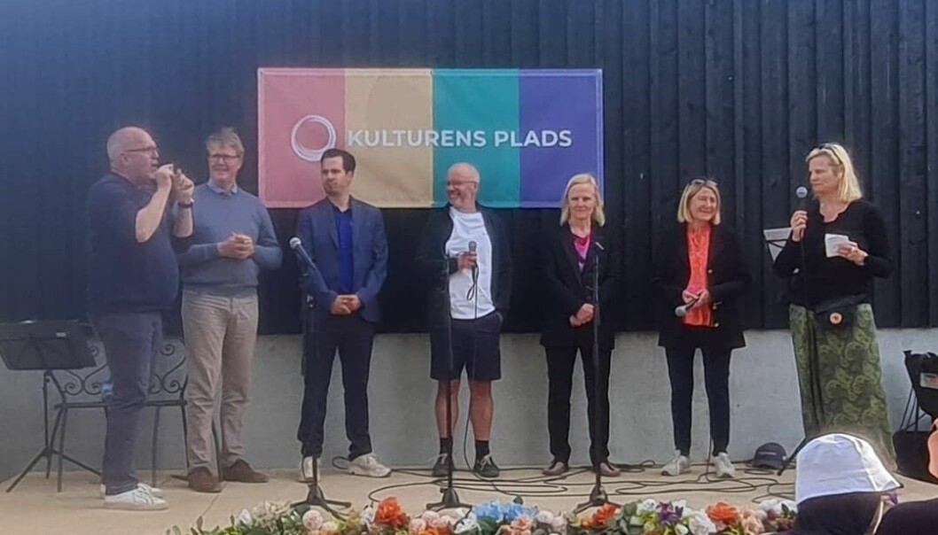 På en solbeskinnet Kulturens Plads på Folkemødet i Allinge var et seks mand højt panel samlet for at debattere fremtidens musikfag i folkeskolen