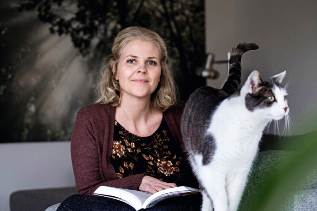 »De mange arbejdsopgaver og det pres, der ligger på os lærere, gjorde det svært for mig at være i det psykisk«, fortæller Maria Roneklindt. »De mange arbejdsopgaver og det pres, der ligger på os lærere, gjorde det svært for mig at være i det psykisk«, fortæller Maria Roneklindt.