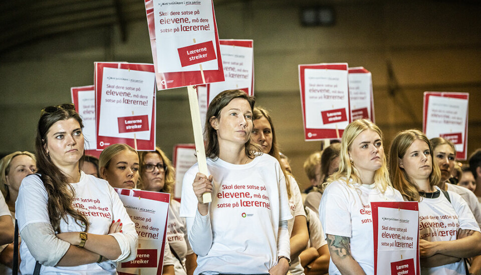 Strejkende lærere fra Bærum forsamlet til informationsmøde. Da regeringen greb ind, var 8.500 lærere udtaget til strejke.