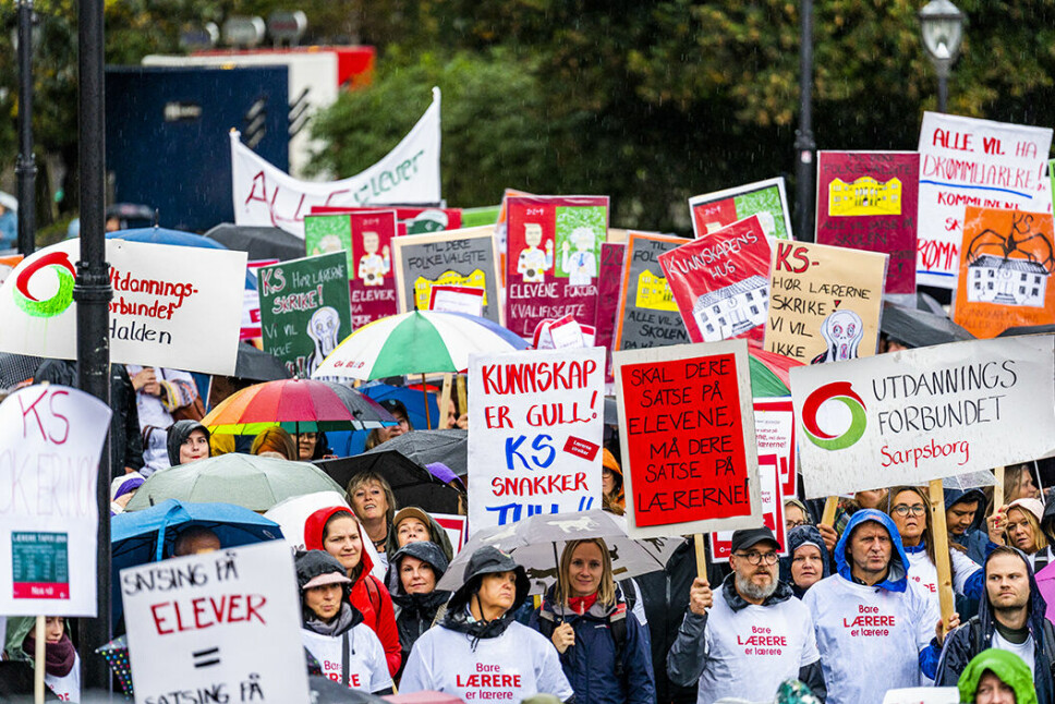 Lærere fra hele landet rejste til Oslo for at demonstrere foran Stortinget, det norske parlament.