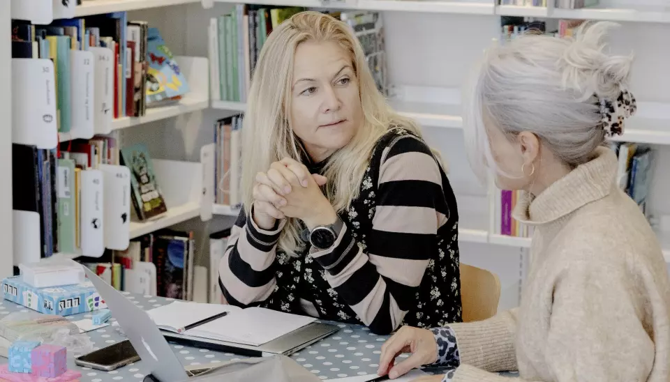 Christianshavns Bibliotek agerer lærerværelse, når Marianne Rossé Simonsen og hendes kollega
Annette Fuhr Andersen holder teammøde.
