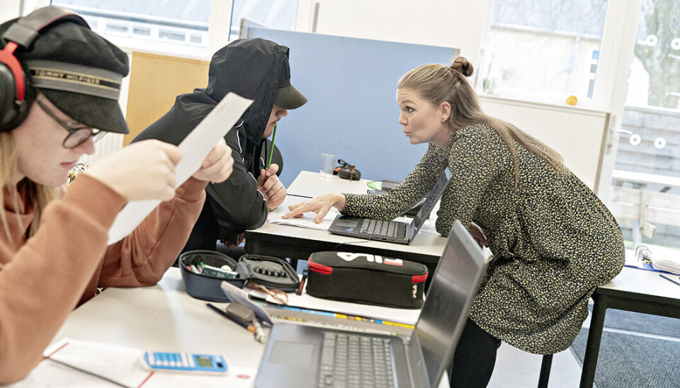 Lærerne på Hjørringskolen lægger selv deres skema og er også på skolen i forberedelsestiden. Derfor kan der hurtigt kaldes på en ekstra kollega, hvis en elev har brug for at blive beroliget.
