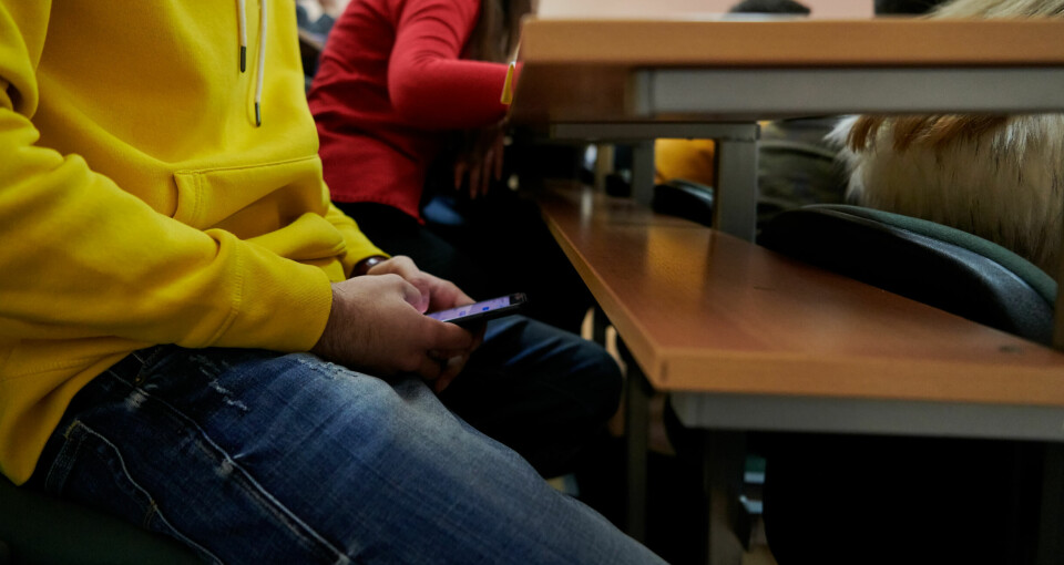 mobiltelefon i klasseværelset snyd til eksamen