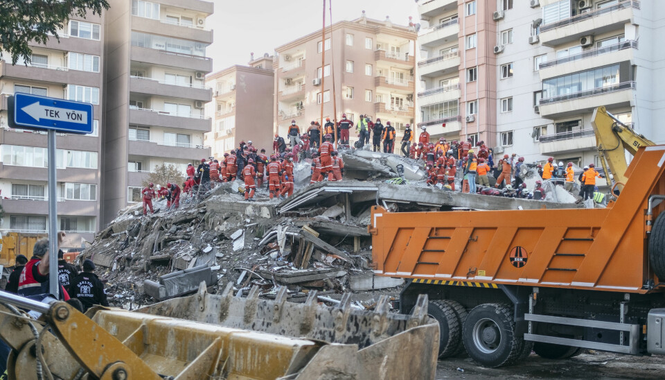 Arkivfoto fra et stort jordskælv i Tyrkiet i 2020, hvor over 100 personer blev dræbt og flere end 1.000 blev såret