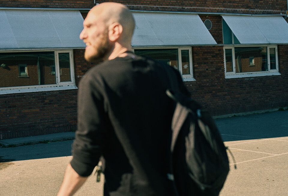 Ord som ”gay” og ”faggot” hører Michael Robsøe ofte på skolen brugt som skældsord. Han italesætter det altid, og han oplever, at eleverne tager det til sig.
