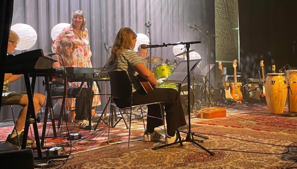 Ulla Hydens elever fik en ekstra mulighed for at spille de numre, de havde øvet på til prøven, på en lokal musikfestival.