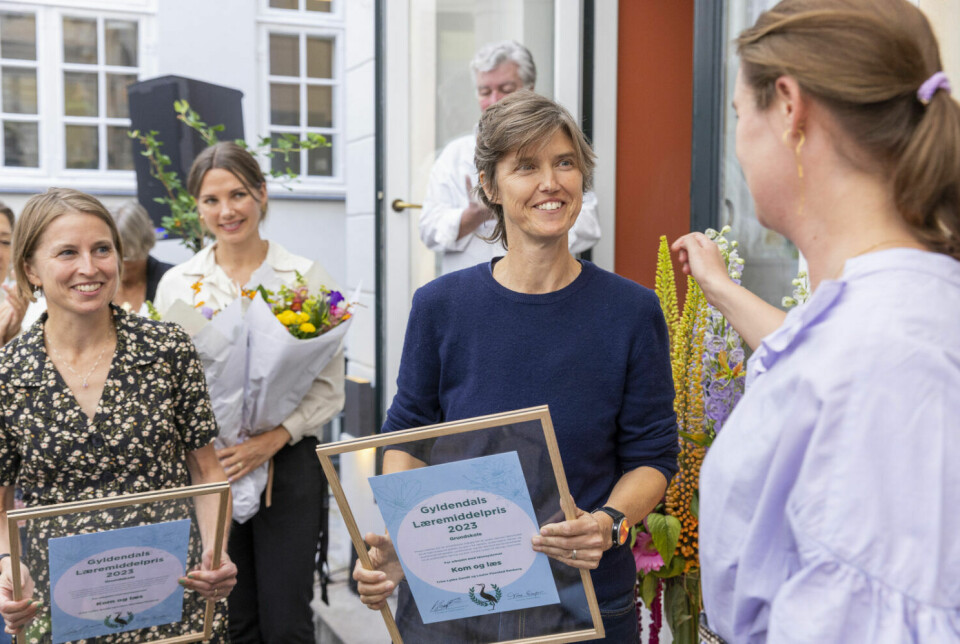 Louise Flensted Rønberg og Trine Lykke Gandil er årets vindere af Gyldendals Læremiddelpris for deres indskolingsdansksystem 'Kom og Læs'.