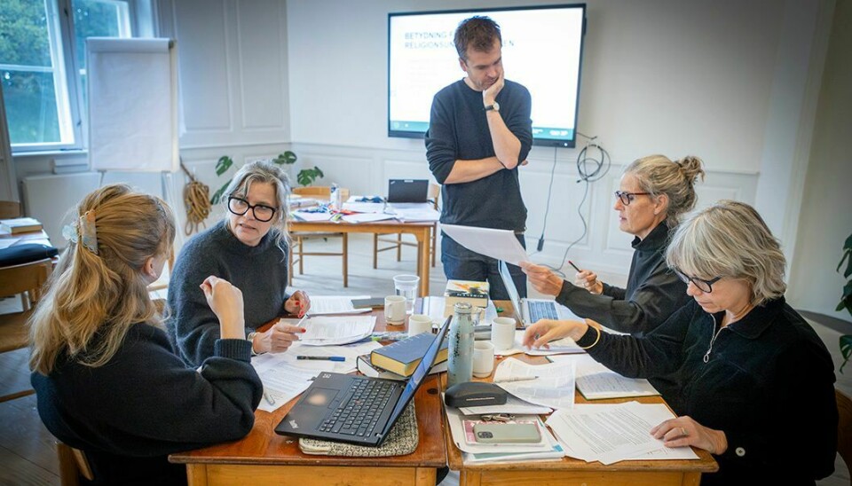 Lektor Jeppe Langkjær underviser normalt i religion på læreruddannelsen på Københavns Professionshøjskole. På fem kurser efteruddanner han nu
kristendomskundskabslærere, hvoraf cirka halvdelen underviser uden linjefag.