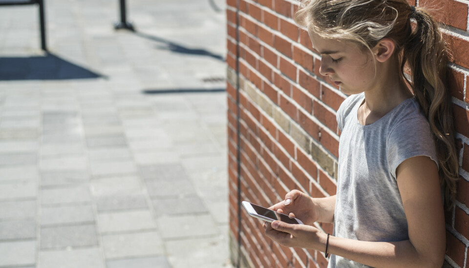 Siden coronanedlukningerne har københavnske skoleelever kunnet skrive med elever på hele kommunens skoler via Teams. Den adgang bliver nu lukket ned, og det er vigtigt, at skolerne involverer sig i elevernes onlinefællesskaber, fremhæver Andreas Lieberoth.